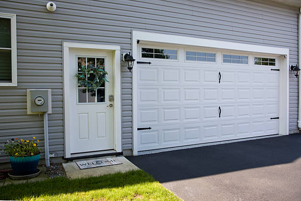 24/7 Emergency Garage Door Panel Replacement experts in Farmerville, LA